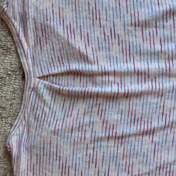 High low Tee - Picture 5 of 6